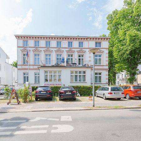 ホテル Haus Troja ロストック エクステリア 写真